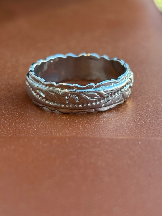 Jewelry - 💗💗💗 Silver stamped 925 Floral Band Ring - untested size 9 have 2